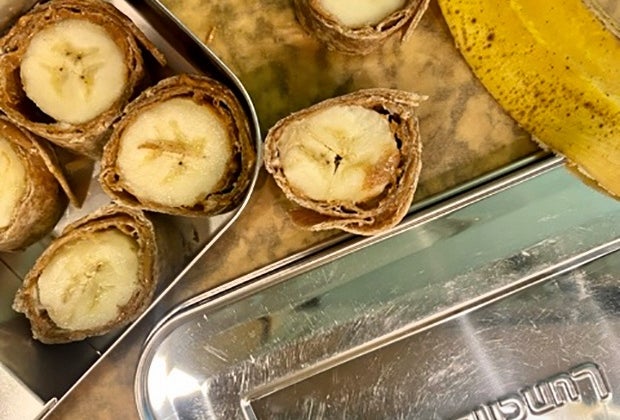 100 School Lunch Ideas for Kids: Banana roll-ups